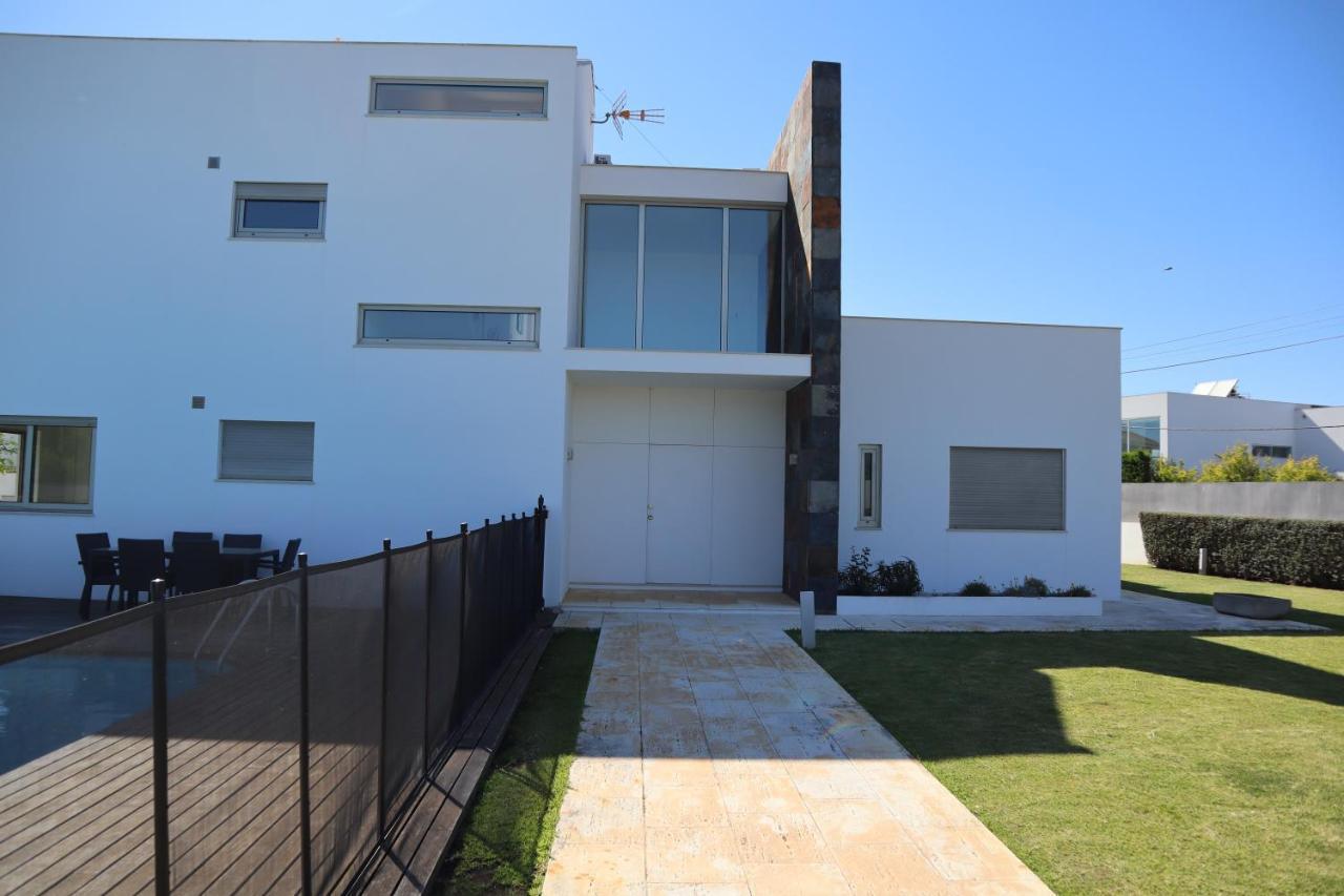 גיאה Villa Dos Salgados, 5Bdr, Beach Front, Near Salgados Golf Club מראה חיצוני תמונה